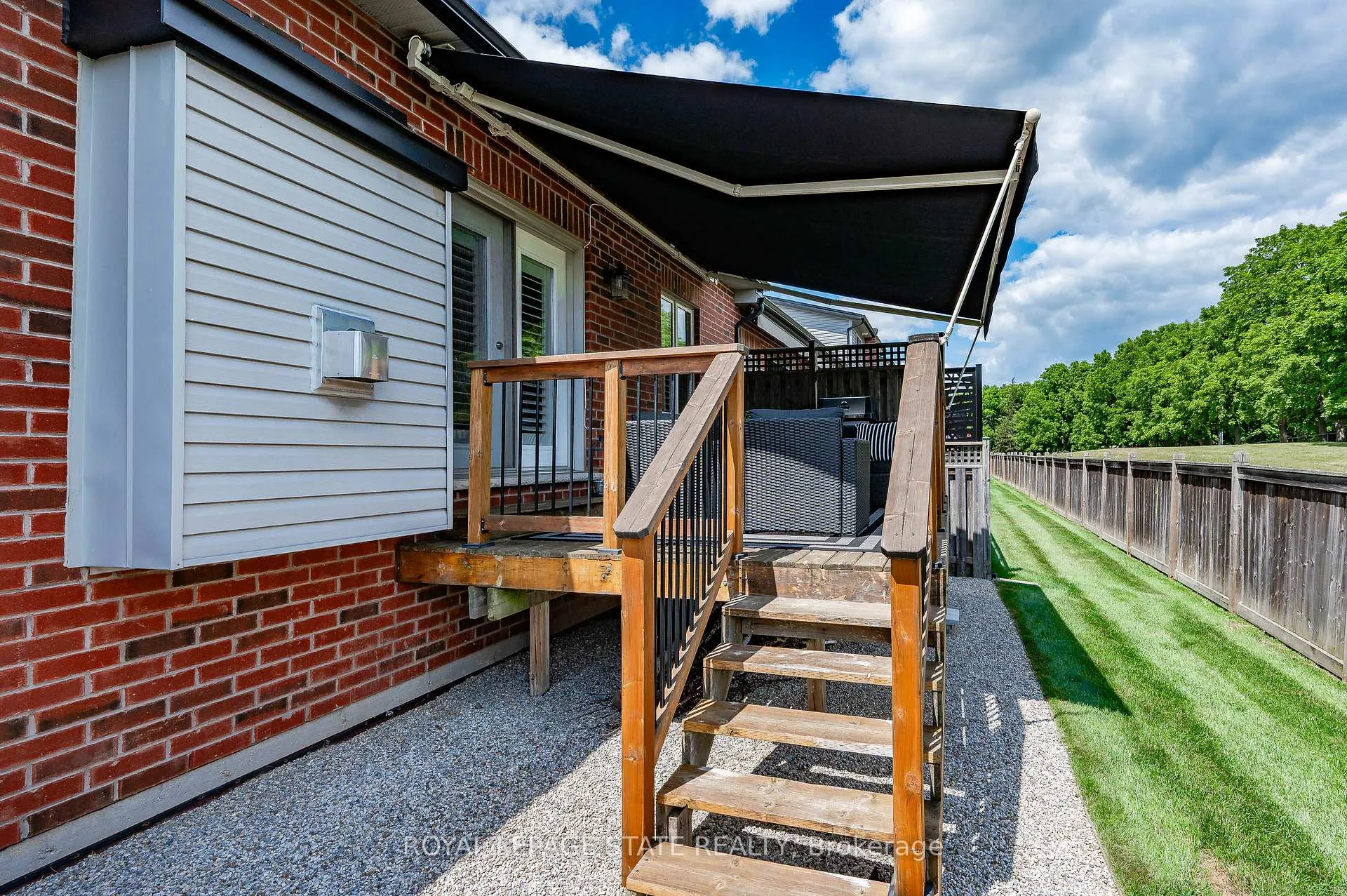 Photo 35 of 36 Toulon Avenue, Hamilton, Ancaster — HOMEH