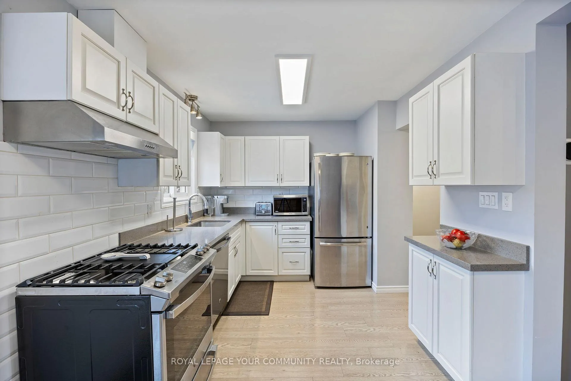 Photo 3 of 16 Patience Lane, Ajax, South East — HOMEH