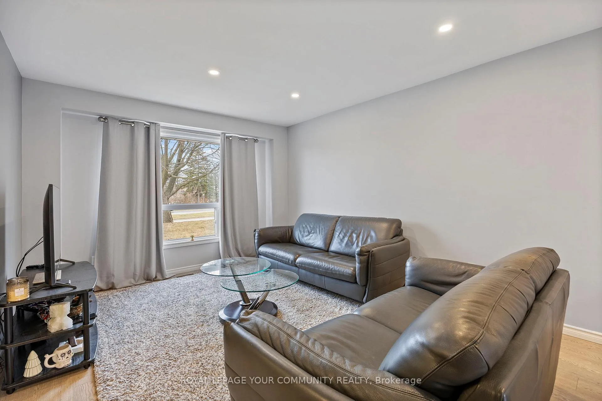 Photo 7 of 16 Patience Lane, Ajax, South East — HOMEH