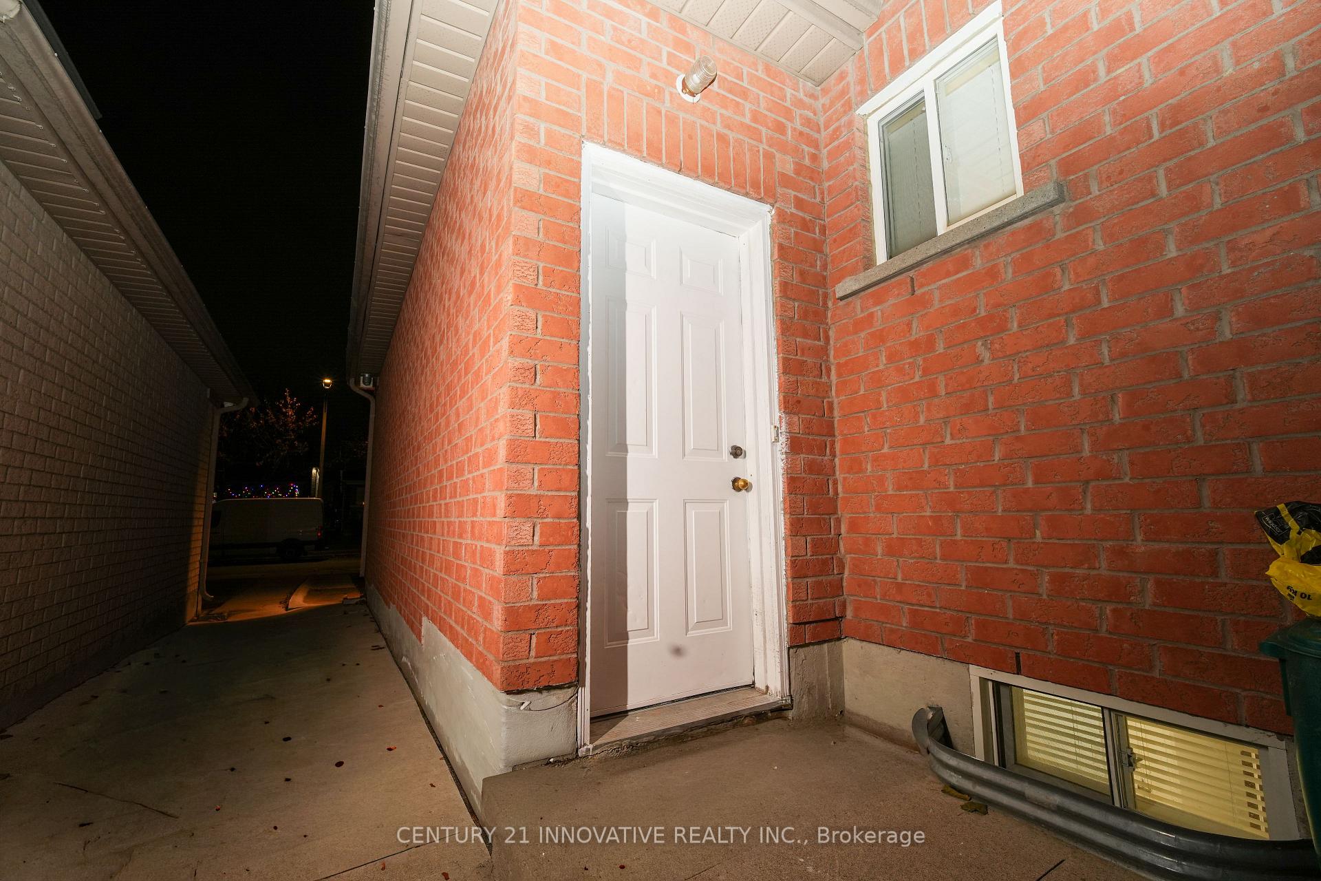Photo 2 of Unit Basement, 39 Sugarcane Avenue, Brampton, Sandringham-Wellington — HOMEH