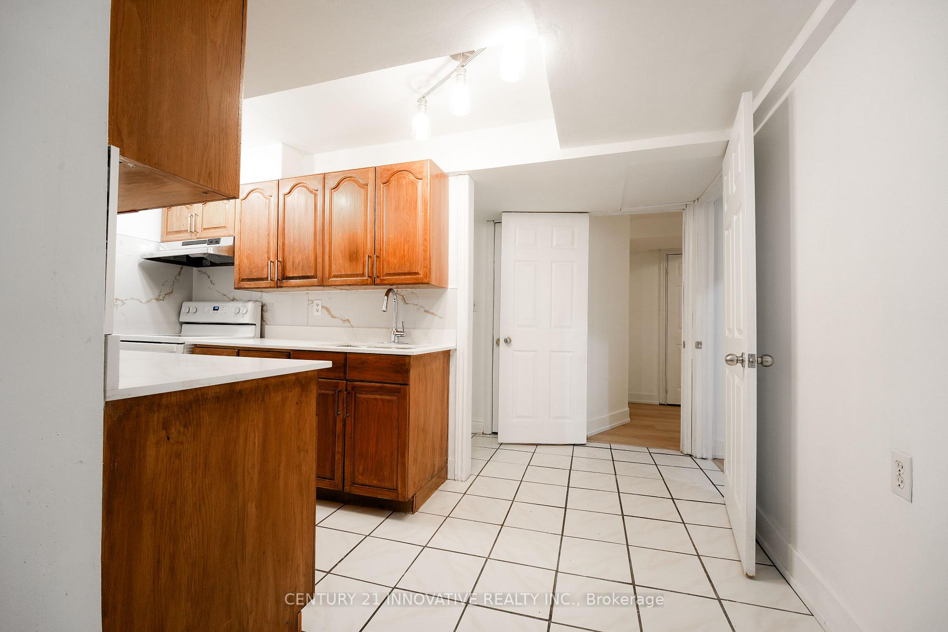 Photo 6 of Unit Basement, 39 Sugarcane Avenue, Brampton, Sandringham-Wellington — HOMEH