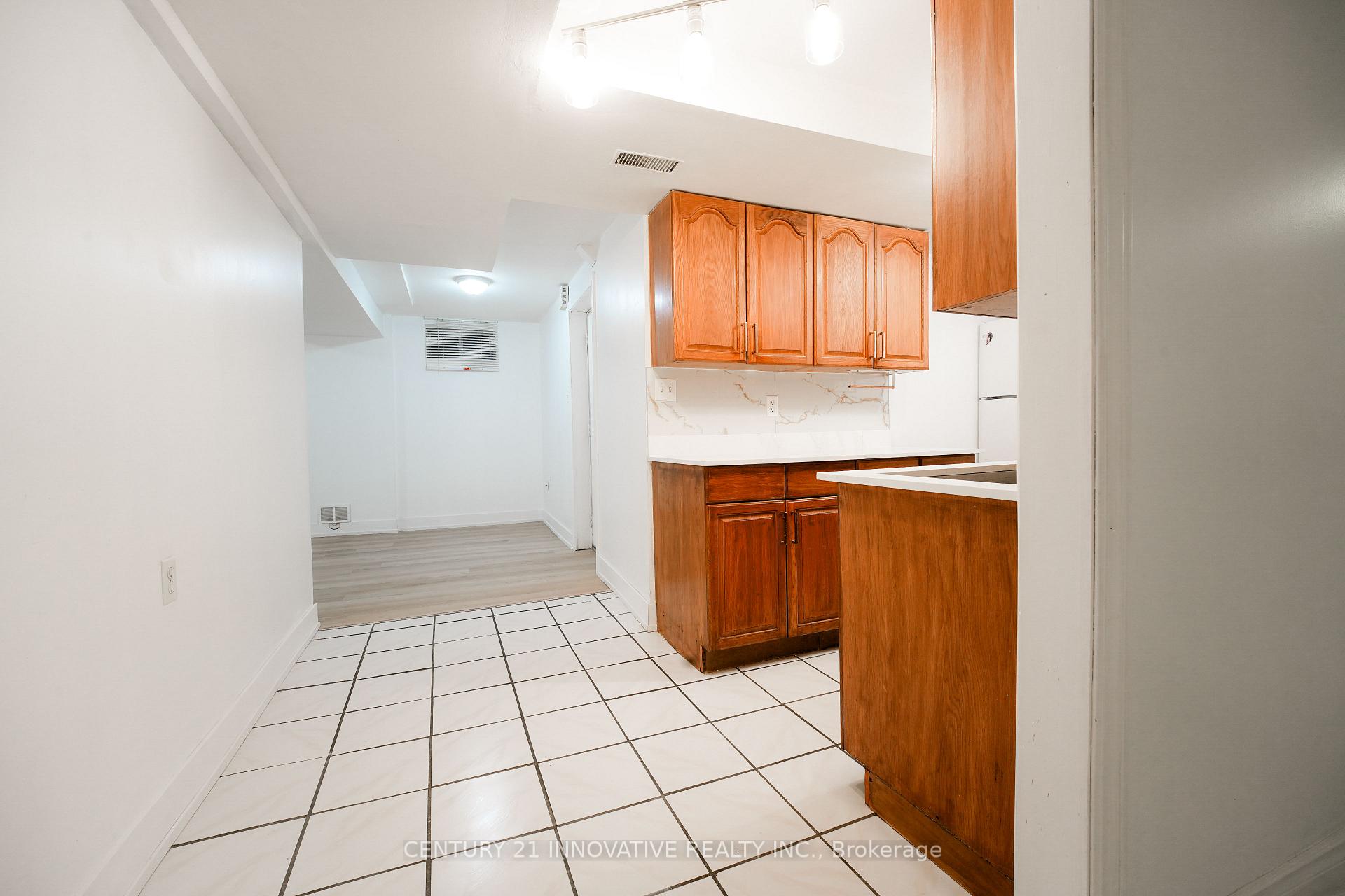 Photo 19 of Unit Basement, 39 Sugarcane Avenue, Brampton, Sandringham-Wellington — HOMEH