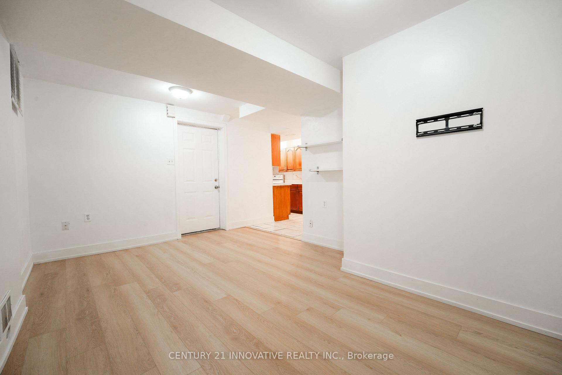 Photo 23 of Unit Basement, 39 Sugarcane Avenue, Brampton, Sandringham-Wellington — HOMEH