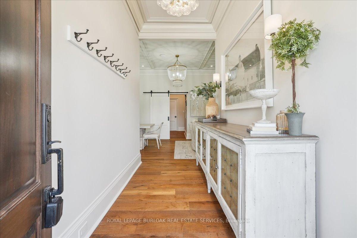 Photo 3 of 524 Locust Street, Burlington, Brant — HOMEH
