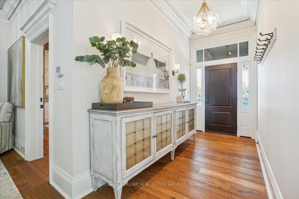 Photo 6 of 524 Locust Street, Burlington, Brant — HOMEH