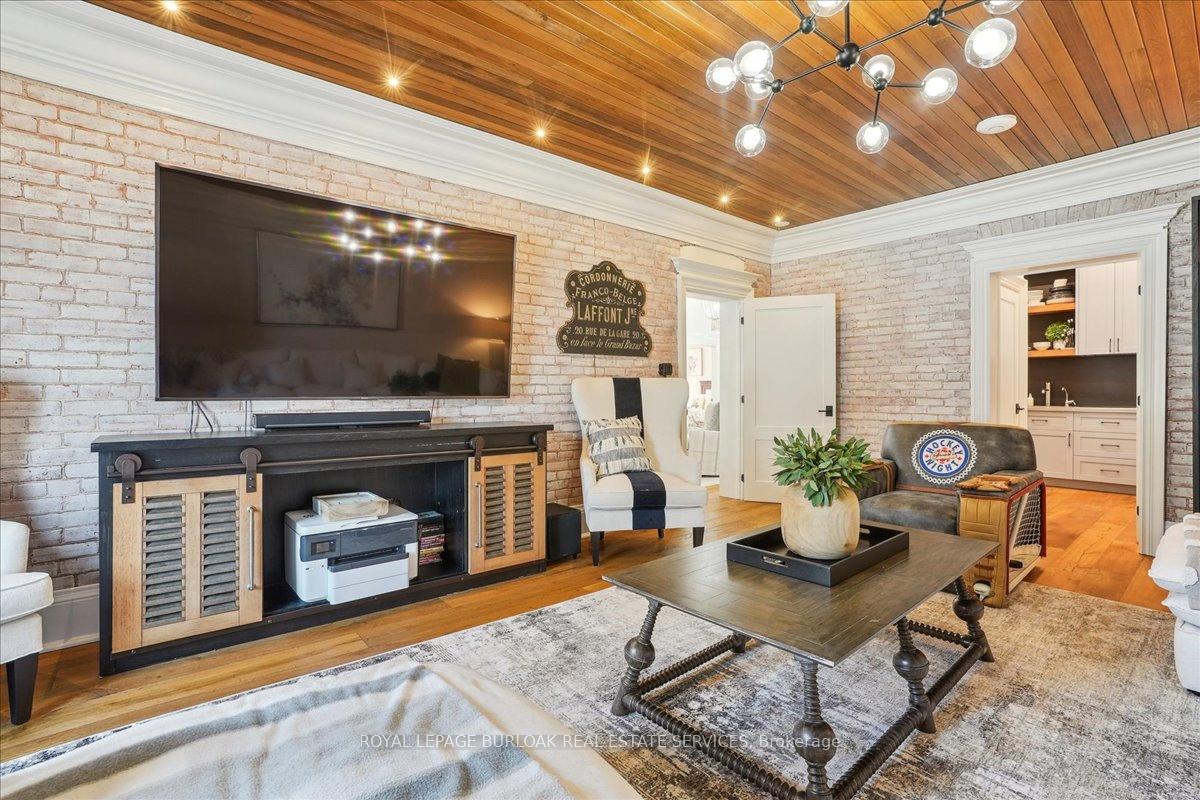 Photo 17 of 524 Locust Street, Burlington, Brant — HOMEH