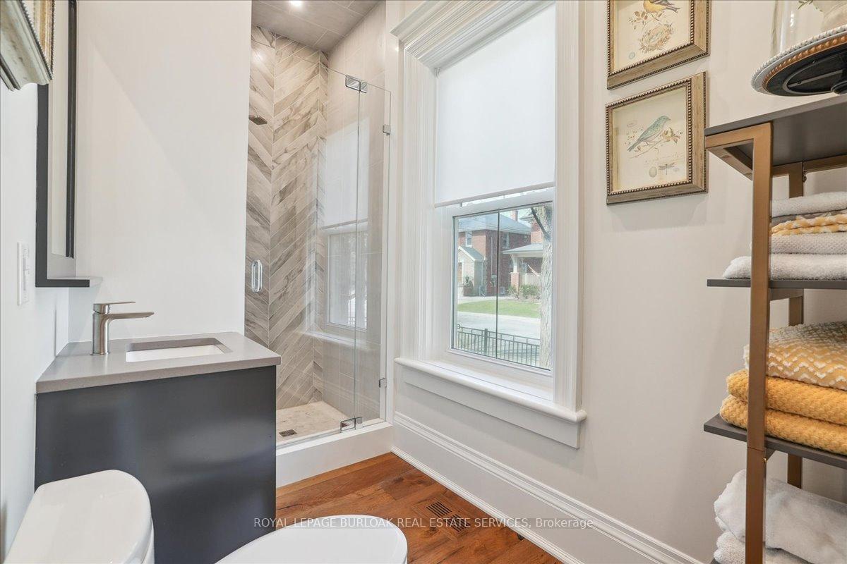 Photo 9 of 524 Locust Street, Burlington, Brant — HOMEH