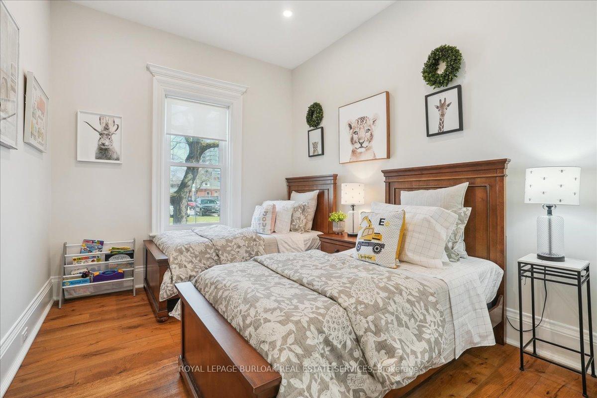 Photo 24 of 524 Locust Street, Burlington, Brant — HOMEH