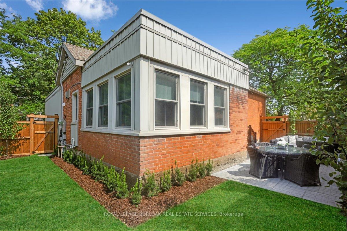 Photo 16 of 524 Locust Street, Burlington, Brant — HOMEH