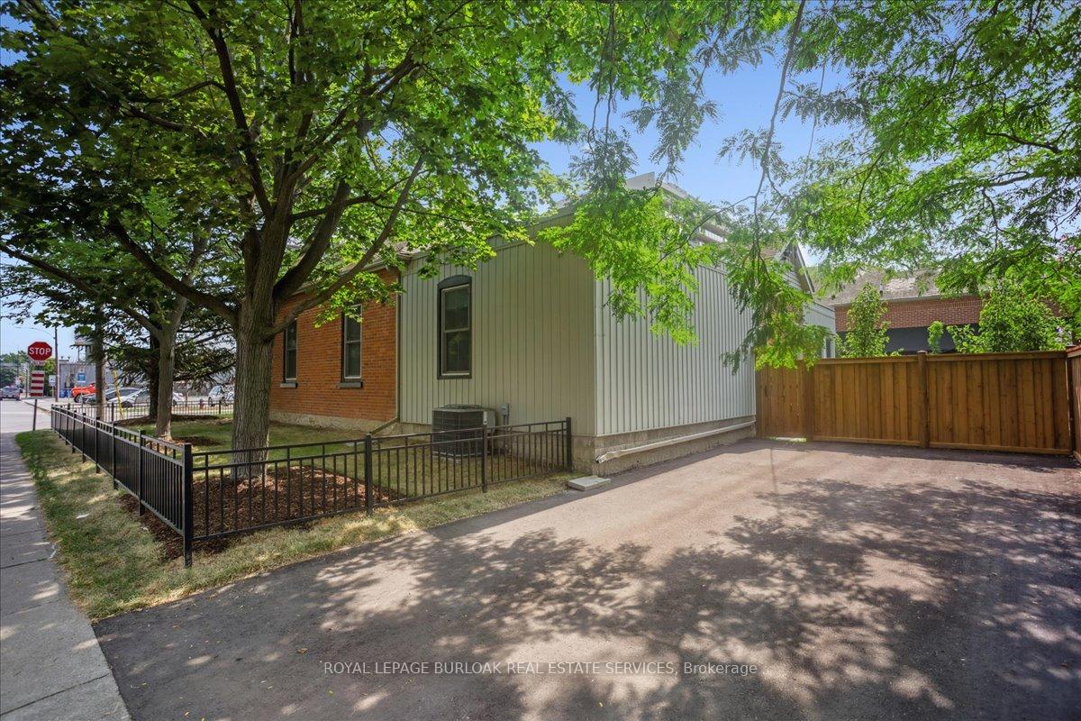 Photo 21 of 524 Locust Street, Burlington, Brant — HOMEH