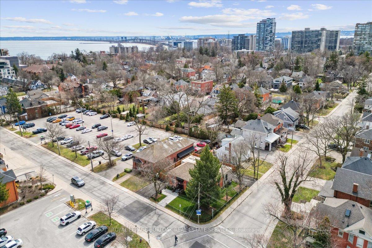 Photo 28 of 524 Locust Street, Burlington, Brant — HOMEH