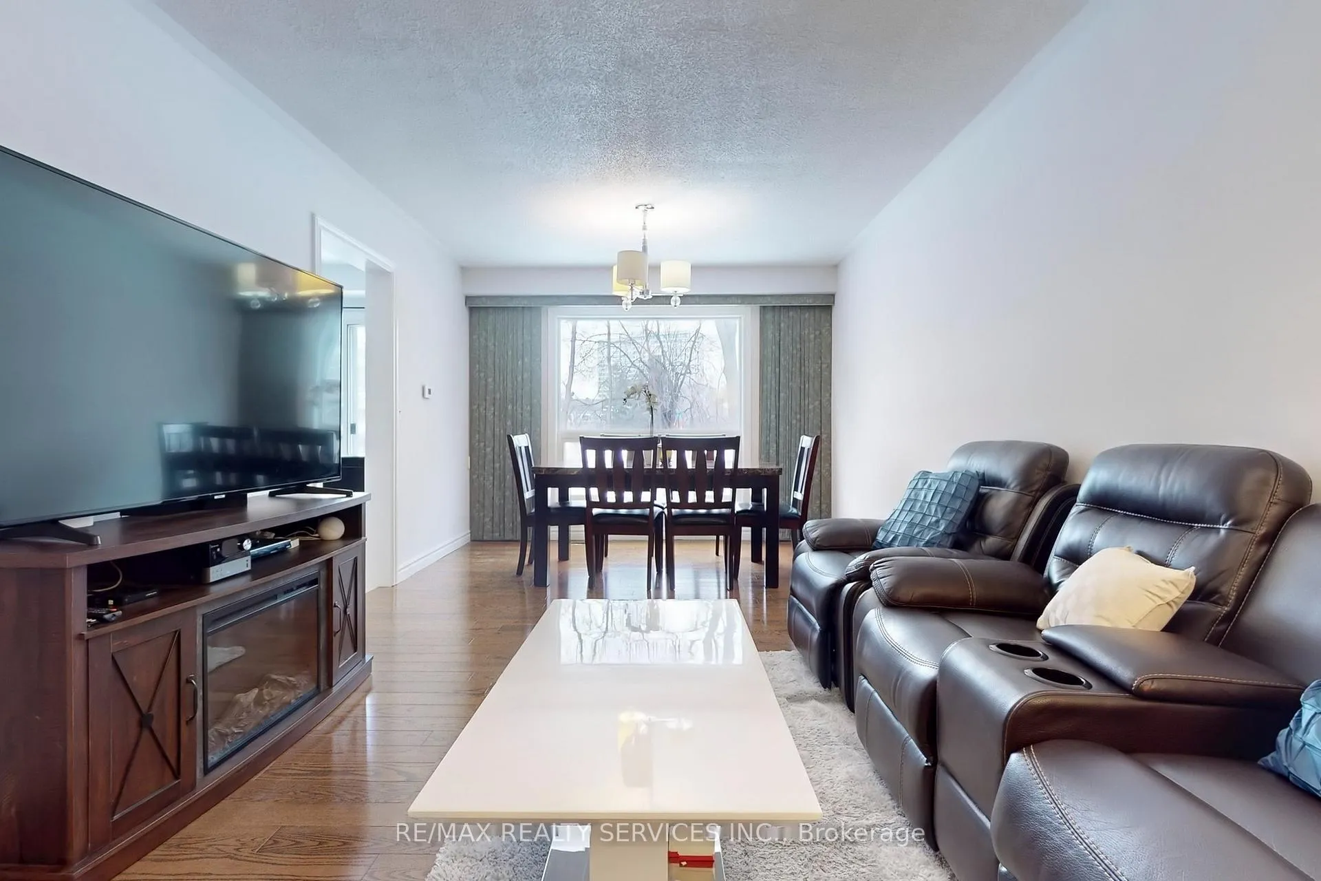 Photo 7 of 28 Heathcliffe Square, Brampton, Central Park — HOMEH