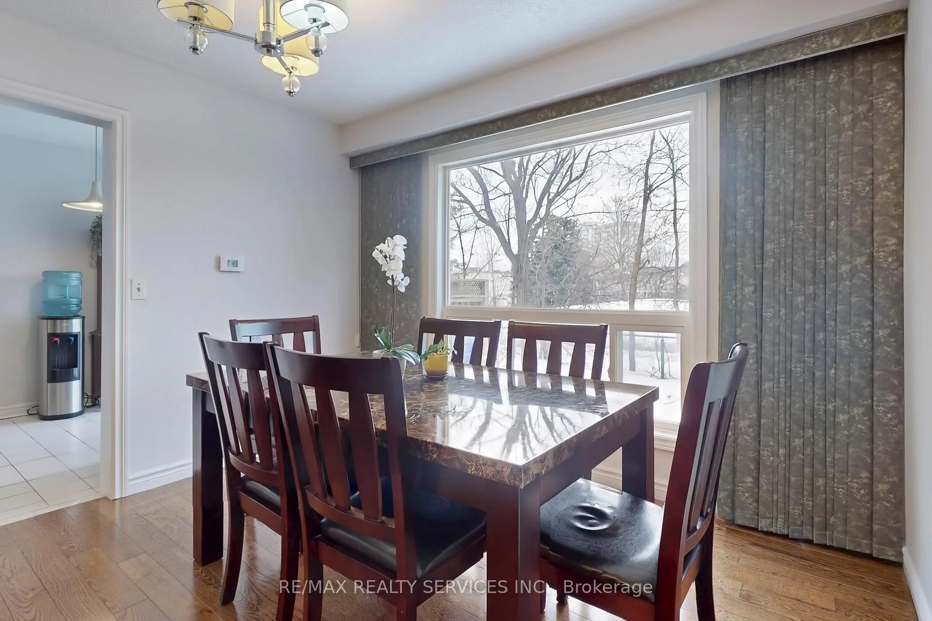 Photo 12 of 28 Heathcliffe Square, Brampton, Central Park — HOMEH