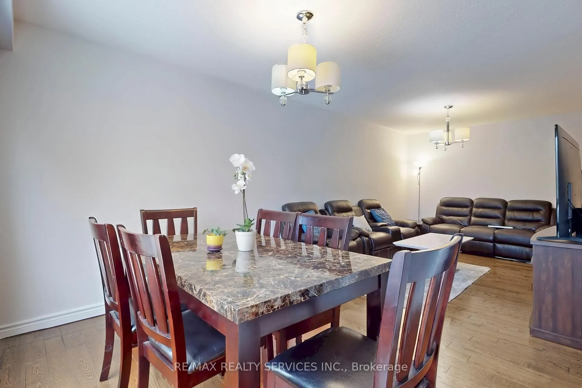 Photo 15 of 28 Heathcliffe Square, Brampton, Central Park — HOMEH
