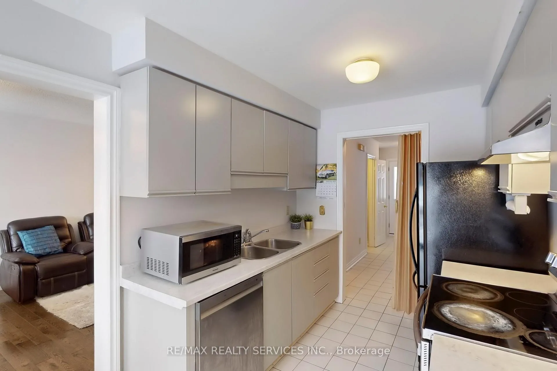 Photo 17 of 28 Heathcliffe Square, Brampton, Central Park — HOMEH