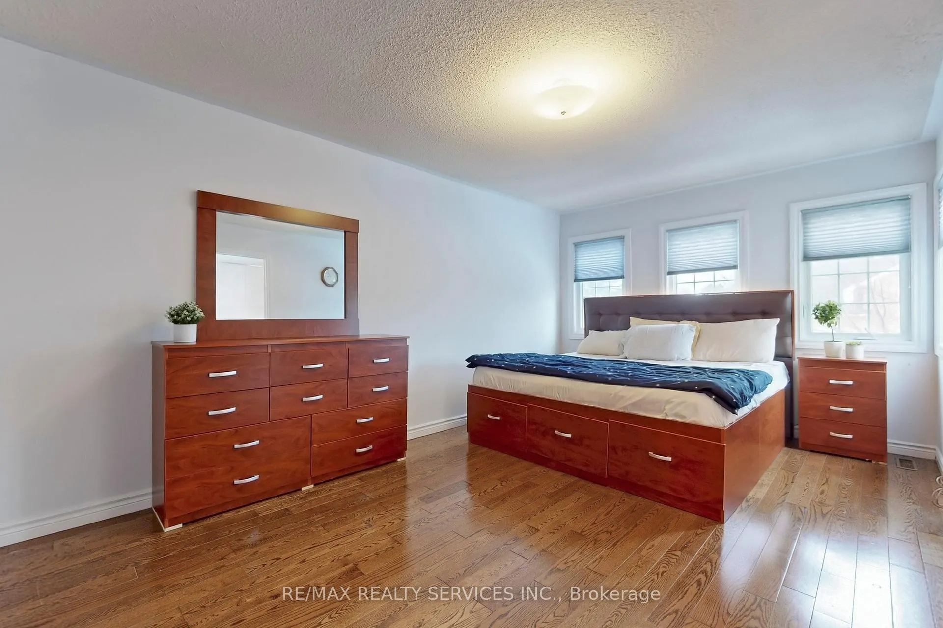 Photo 26 of 28 Heathcliffe Square, Brampton, Central Park — HOMEH