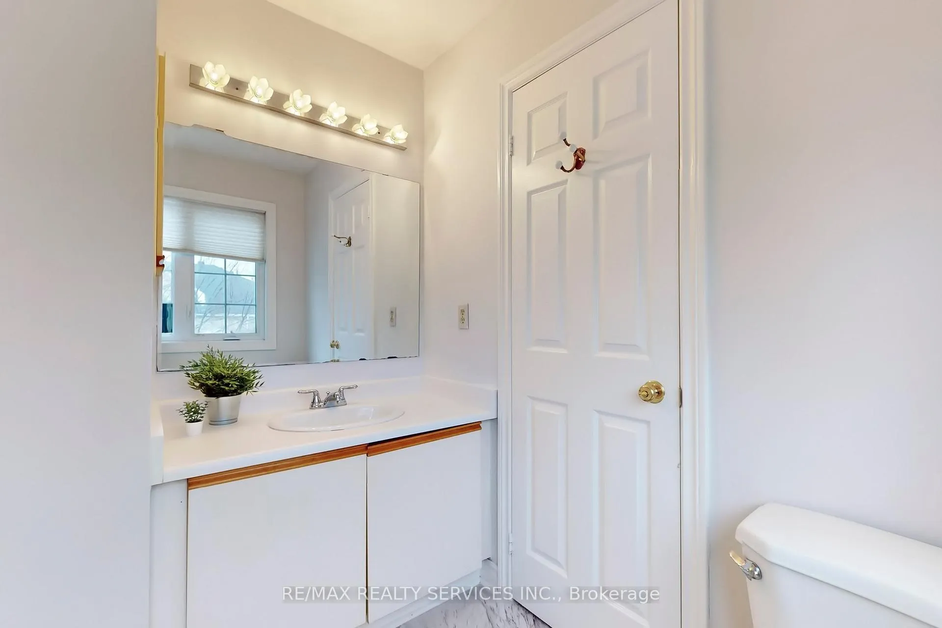 Photo 30 of 28 Heathcliffe Square, Brampton, Central Park — HOMEH