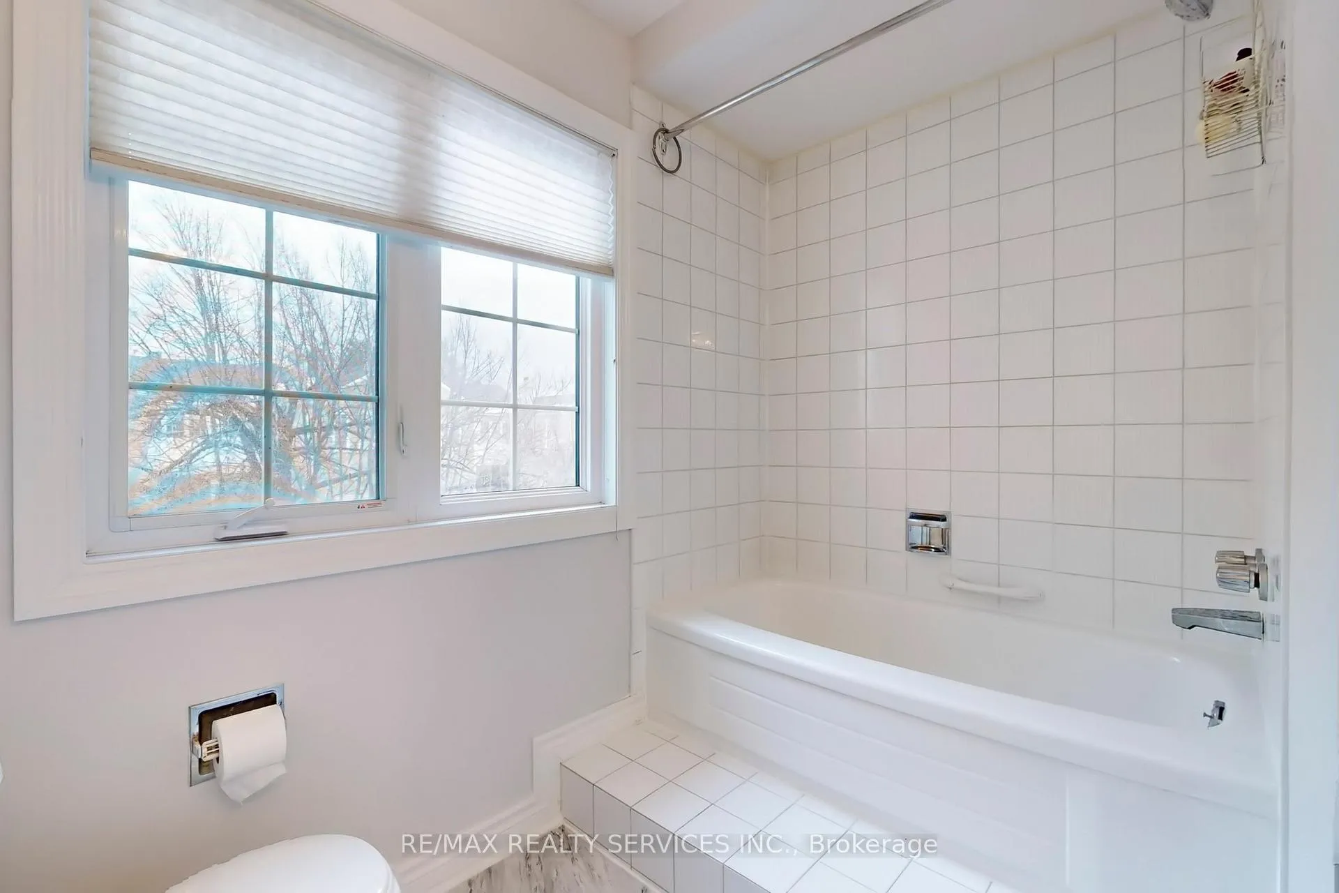 Photo 32 of 28 Heathcliffe Square, Brampton, Central Park — HOMEH