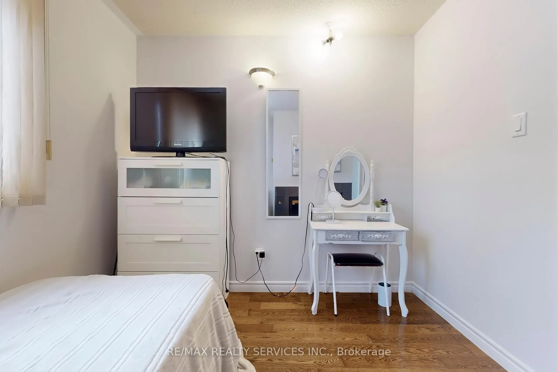 Photo 36 of 28 Heathcliffe Square, Brampton, Central Park — HOMEH
