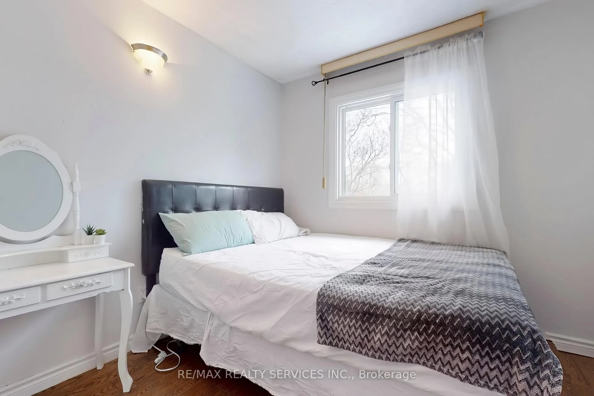 Photo 37 of 28 Heathcliffe Square, Brampton, Central Park — HOMEH