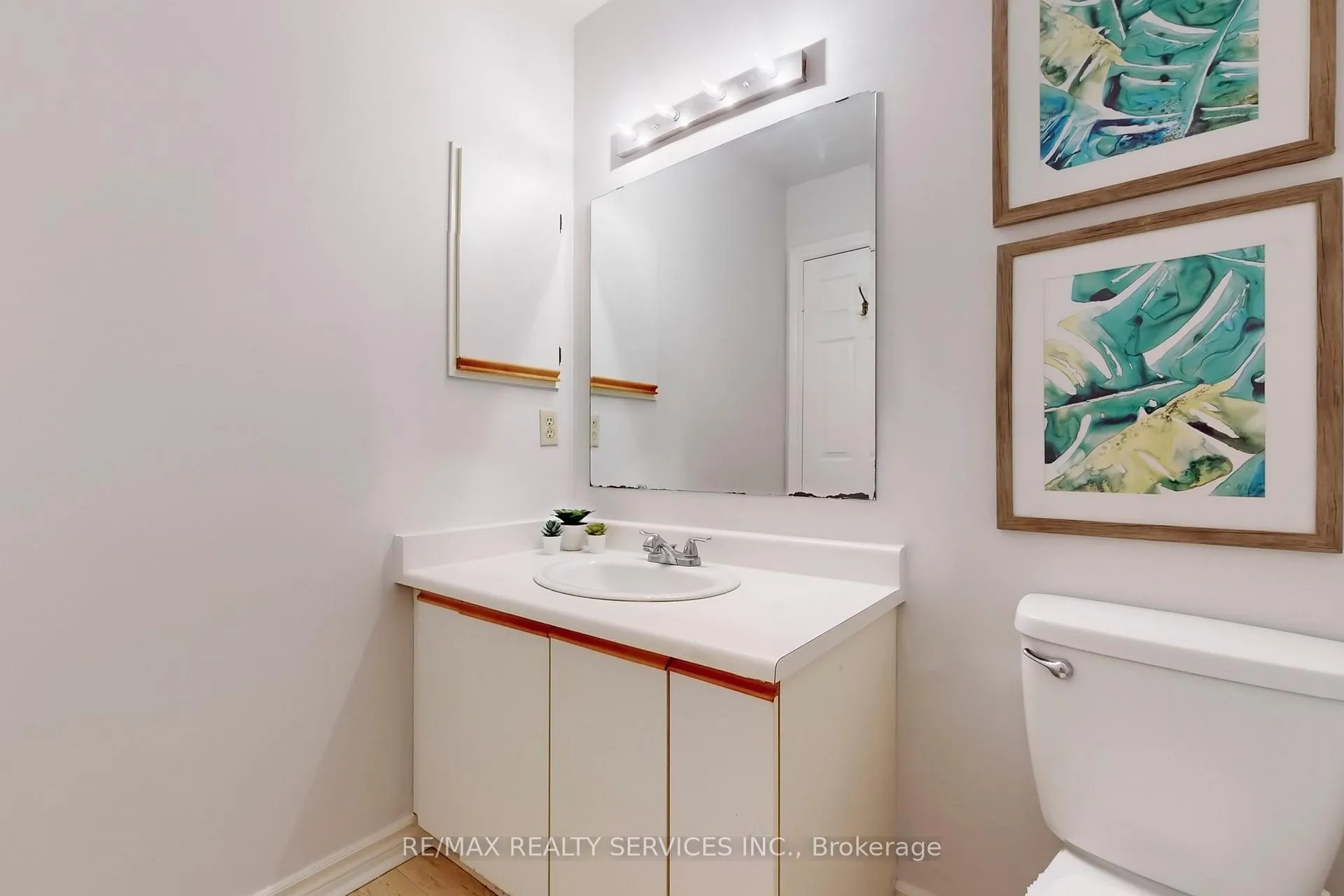 Photo 42 of 28 Heathcliffe Square, Brampton, Central Park — HOMEH
