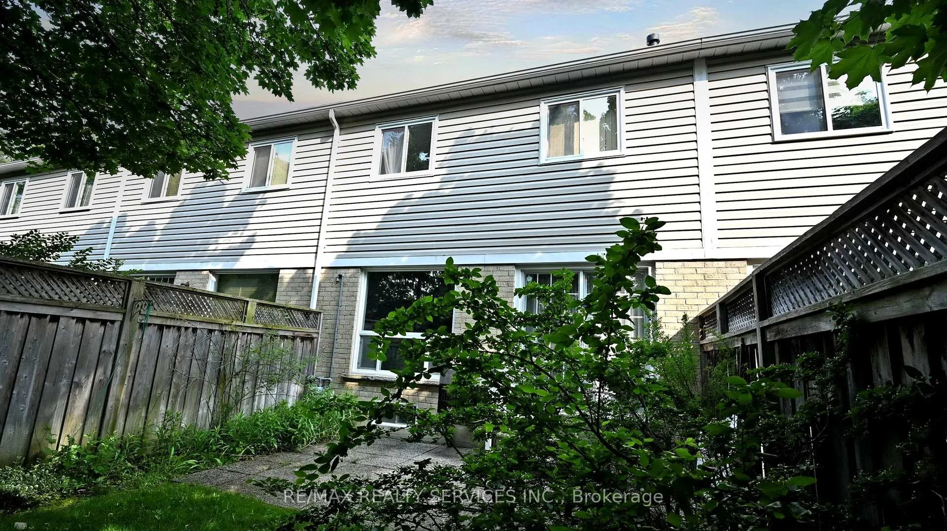 Photo 44 of 28 Heathcliffe Square, Brampton, Central Park — HOMEH