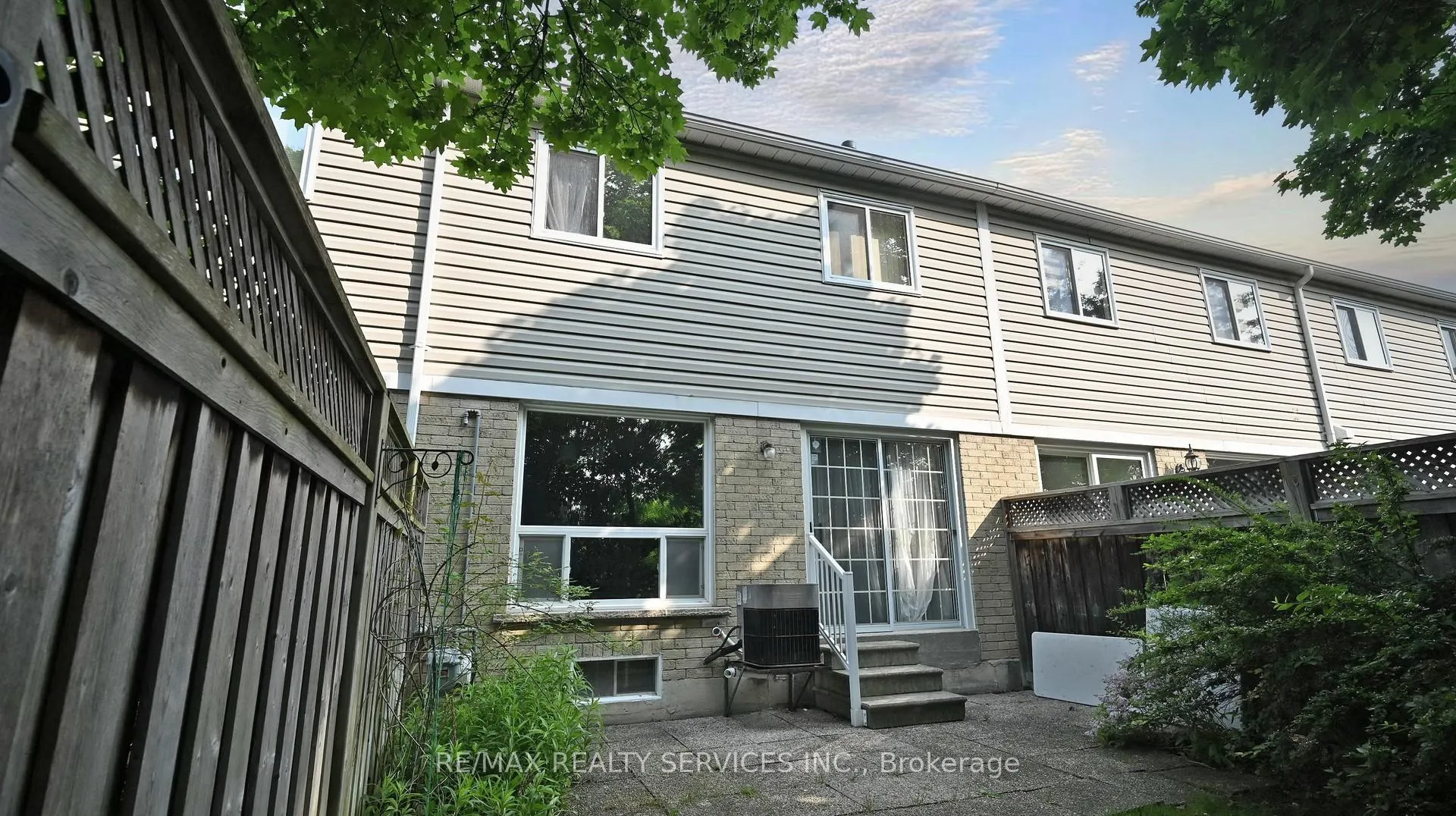 Photo 45 of 28 Heathcliffe Square, Brampton, Central Park — HOMEH