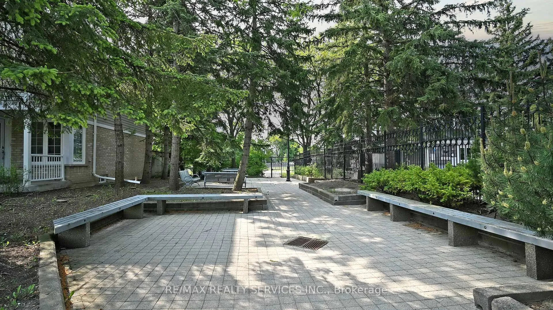 Photo 47 of 28 Heathcliffe Square, Brampton, Central Park — HOMEH