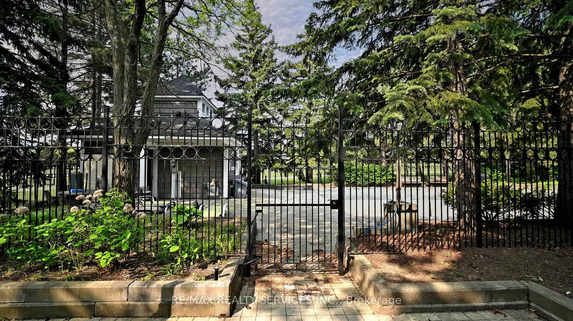 Photo 50 of 28 Heathcliffe Square, Brampton, Central Park — HOMEH