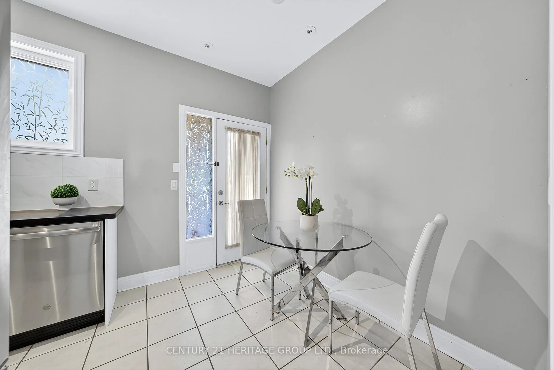 Photo 11 of 82 Suncrest Boulevard, Markham, Commerce Valley — HOMEH