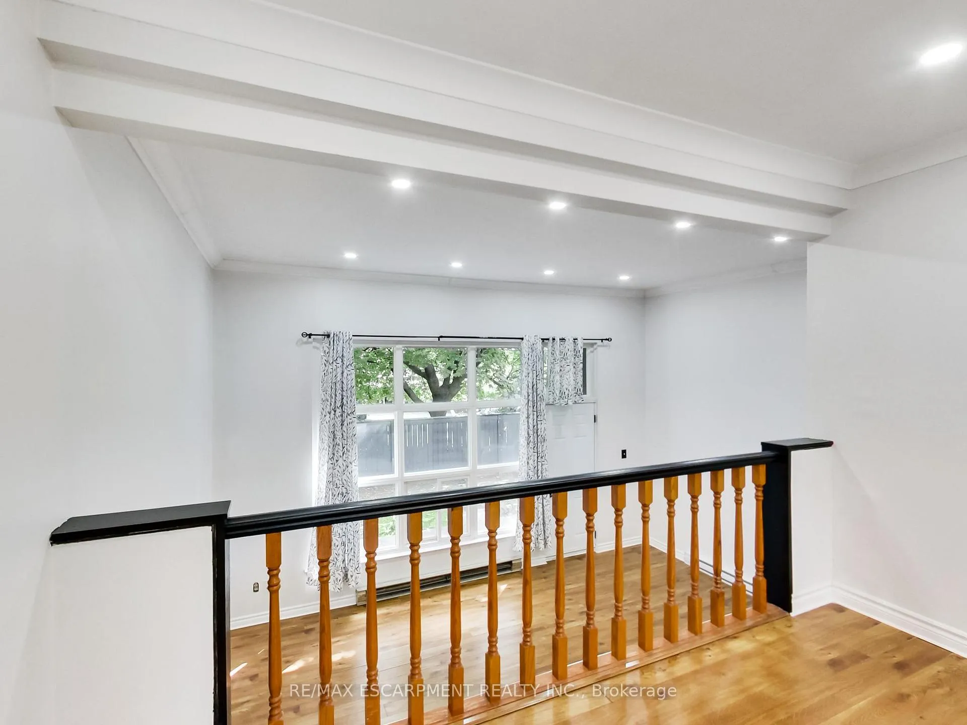 Photo 16 of 31 Briar Path, Brampton, Avondale — HOMEH