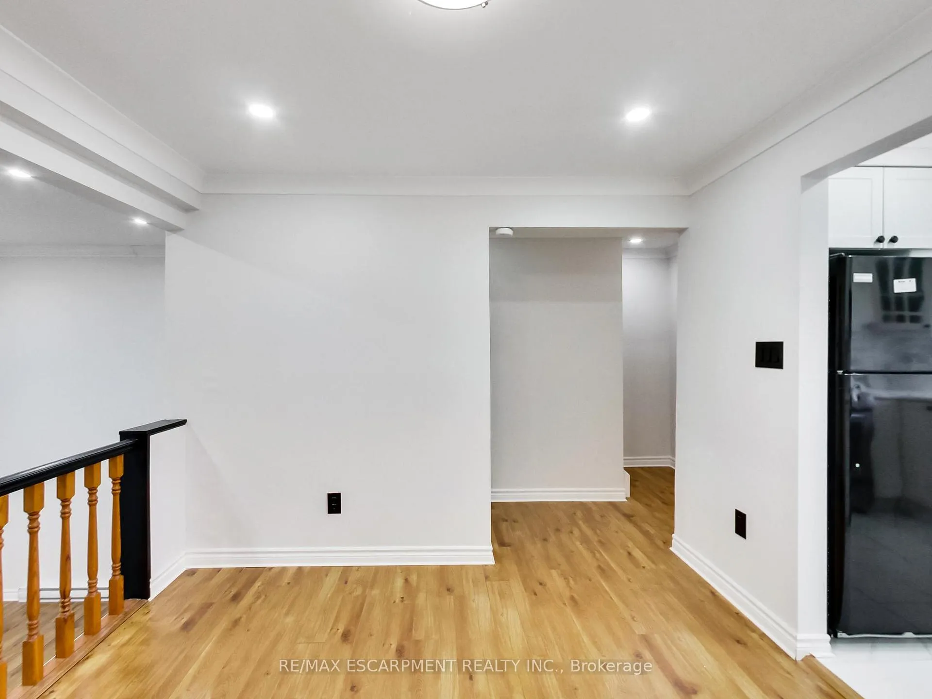 Photo 17 of 31 Briar Path, Brampton, Avondale — HOMEH