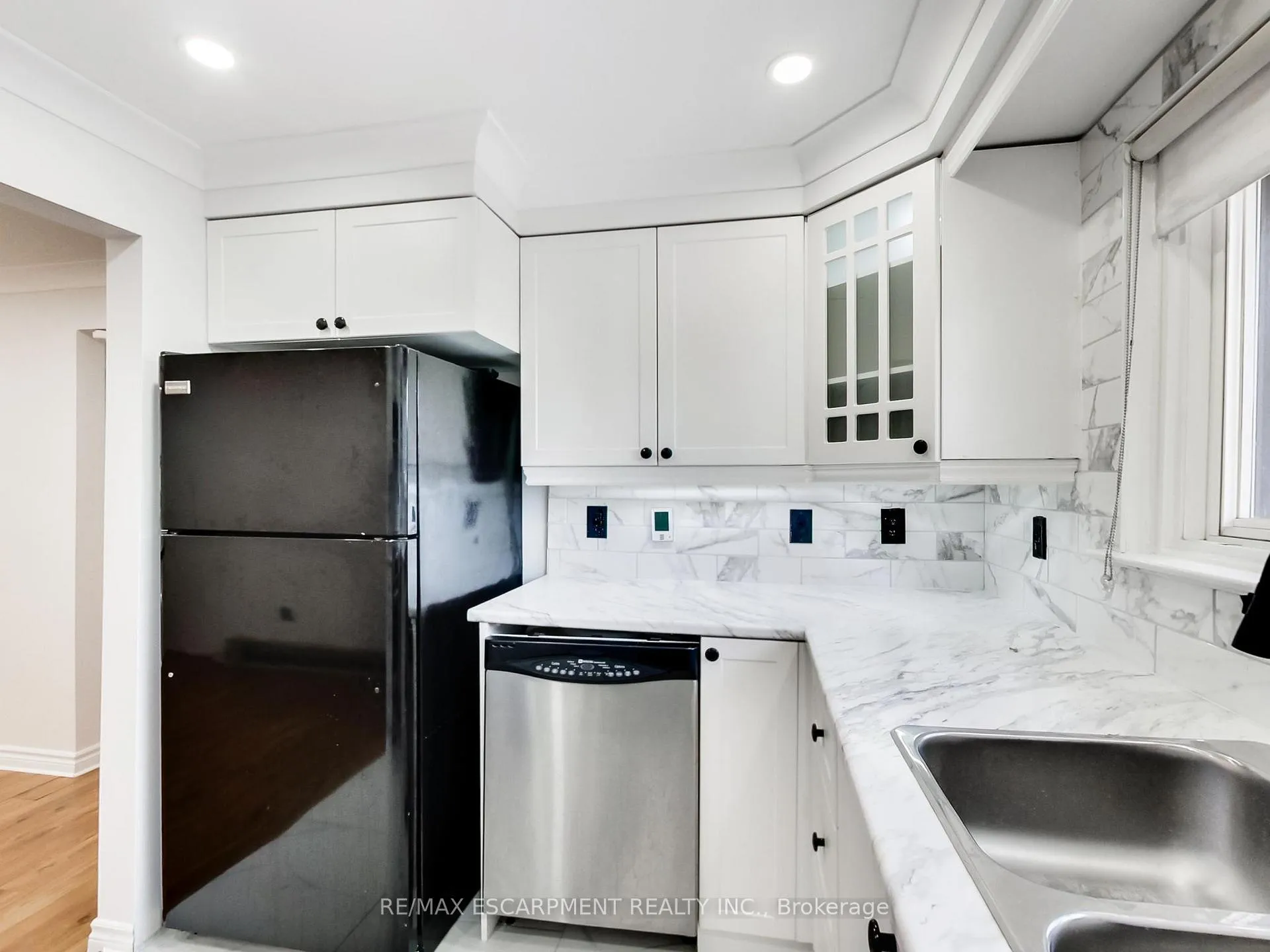 Photo 22 of 31 Briar Path, Brampton, Avondale — HOMEH