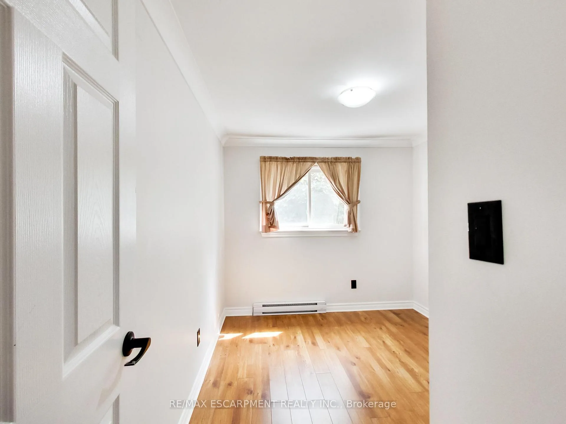 Photo 24 of 31 Briar Path, Brampton, Avondale — HOMEH