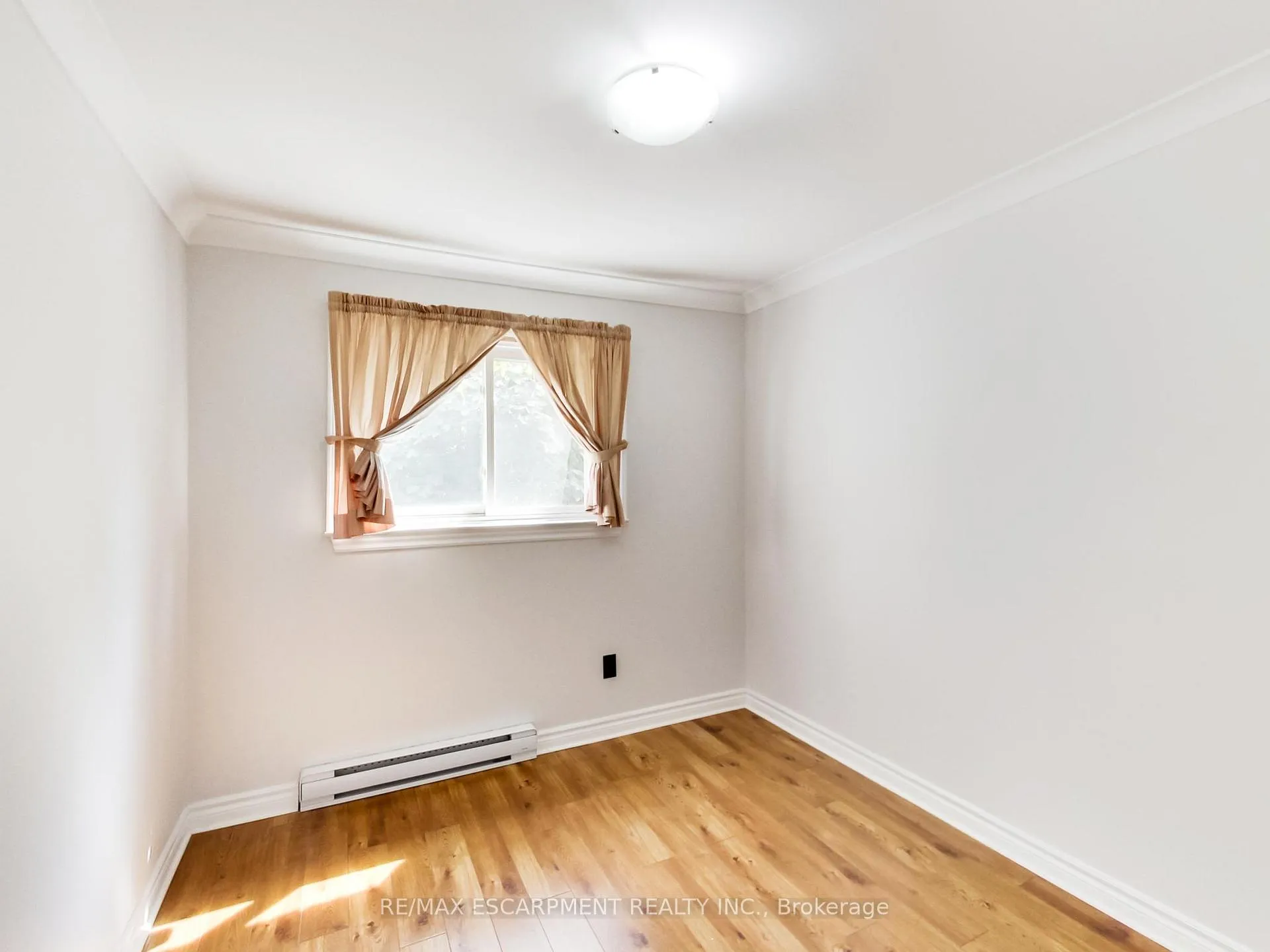 Photo 25 of 31 Briar Path, Brampton, Avondale — HOMEH