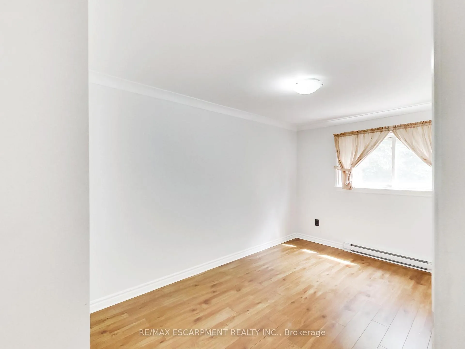 Photo 28 of 31 Briar Path, Brampton, Avondale — HOMEH