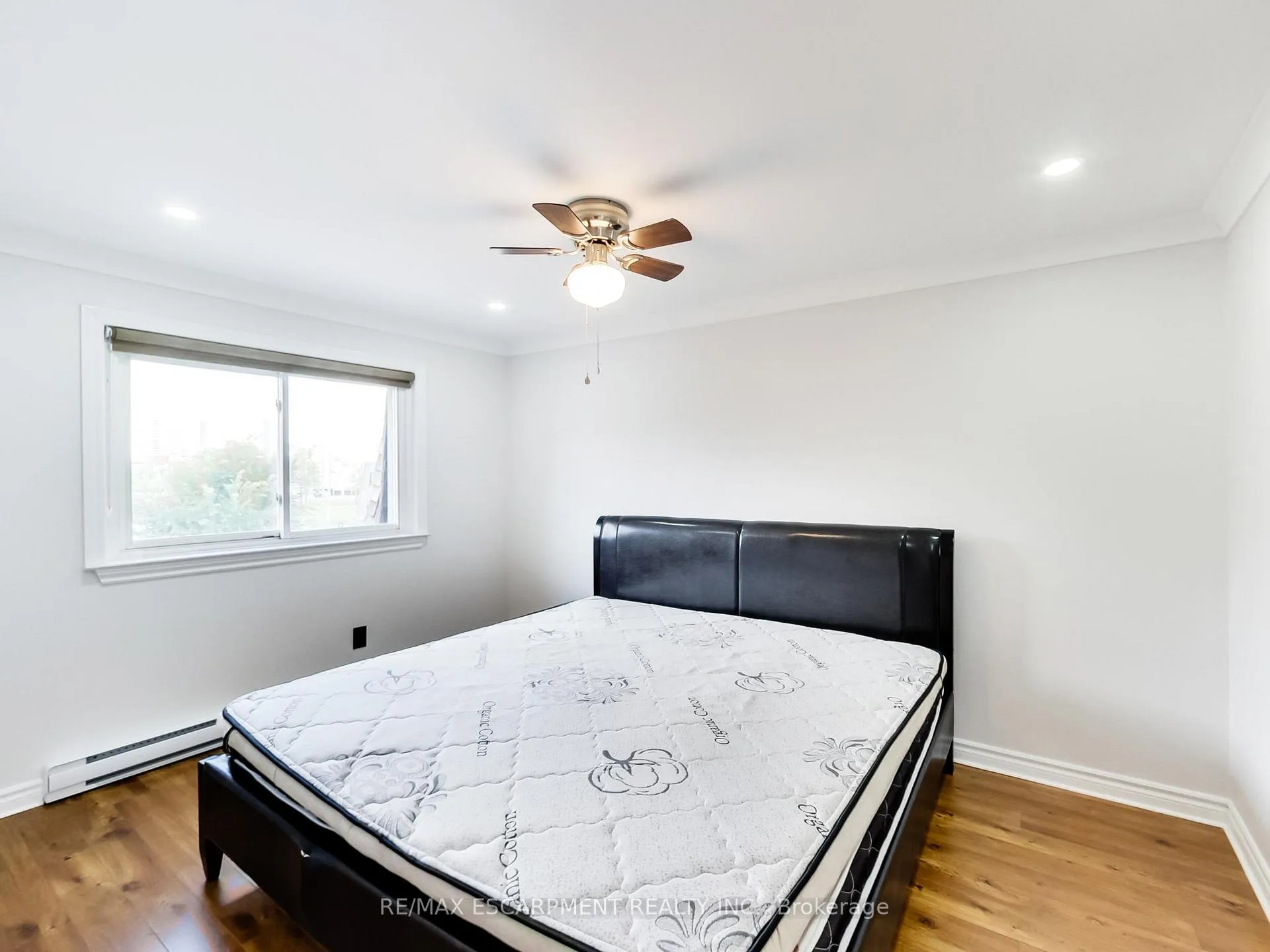 Photo 32 of 31 Briar Path, Brampton, Avondale — HOMEH