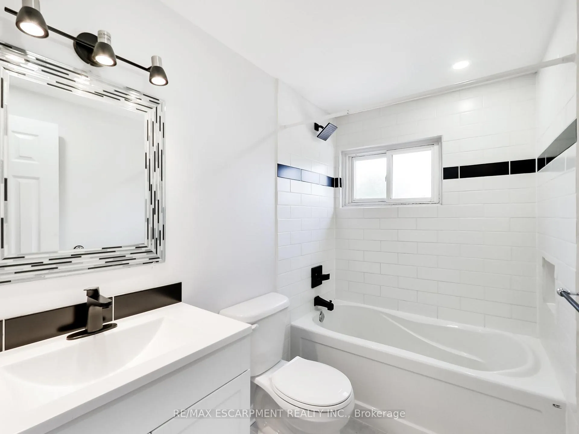 Photo 36 of 31 Briar Path, Brampton, Avondale — HOMEH