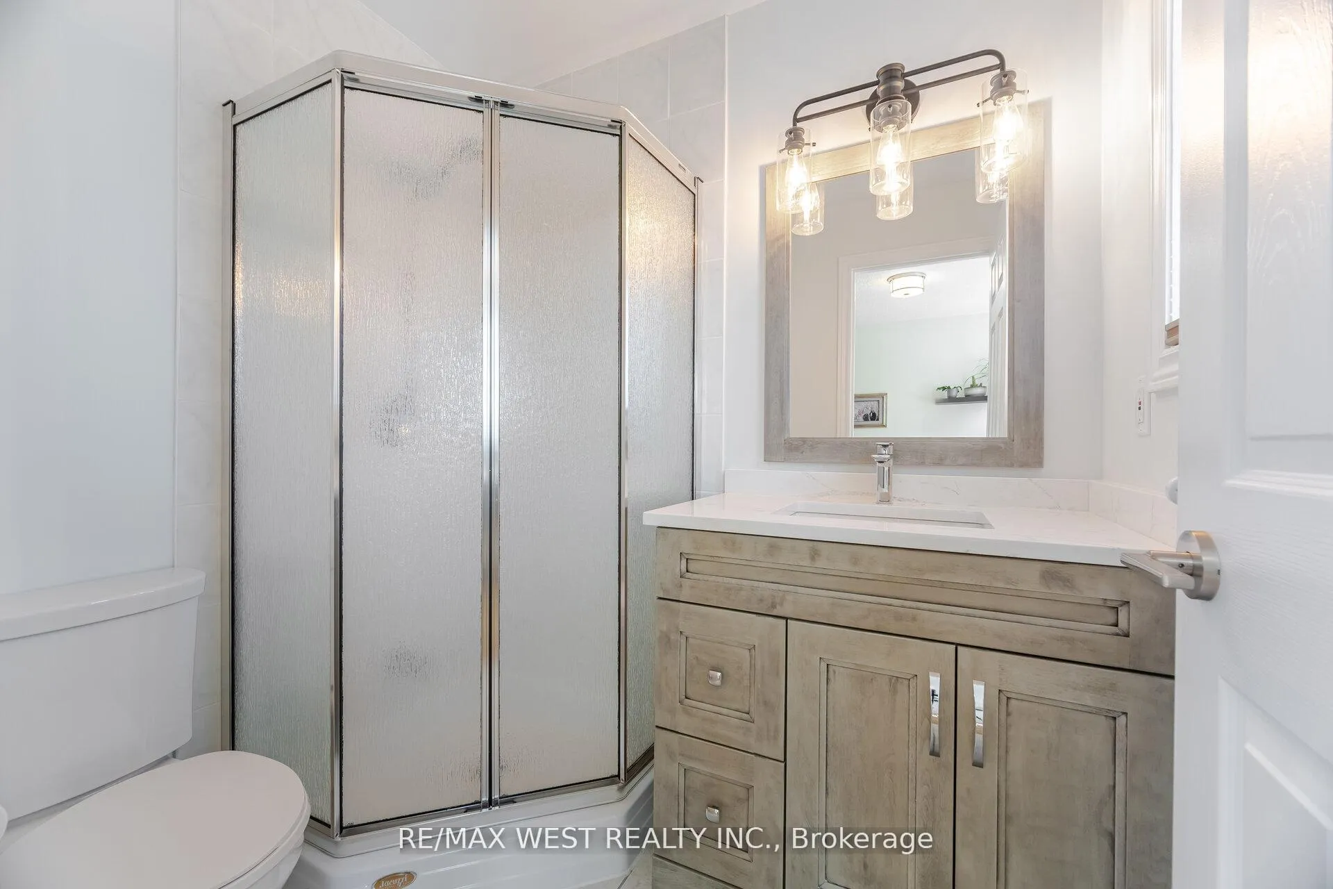 Photo 33 of 8 Via Amici, New Tecumseth, Alliston — HOMEH