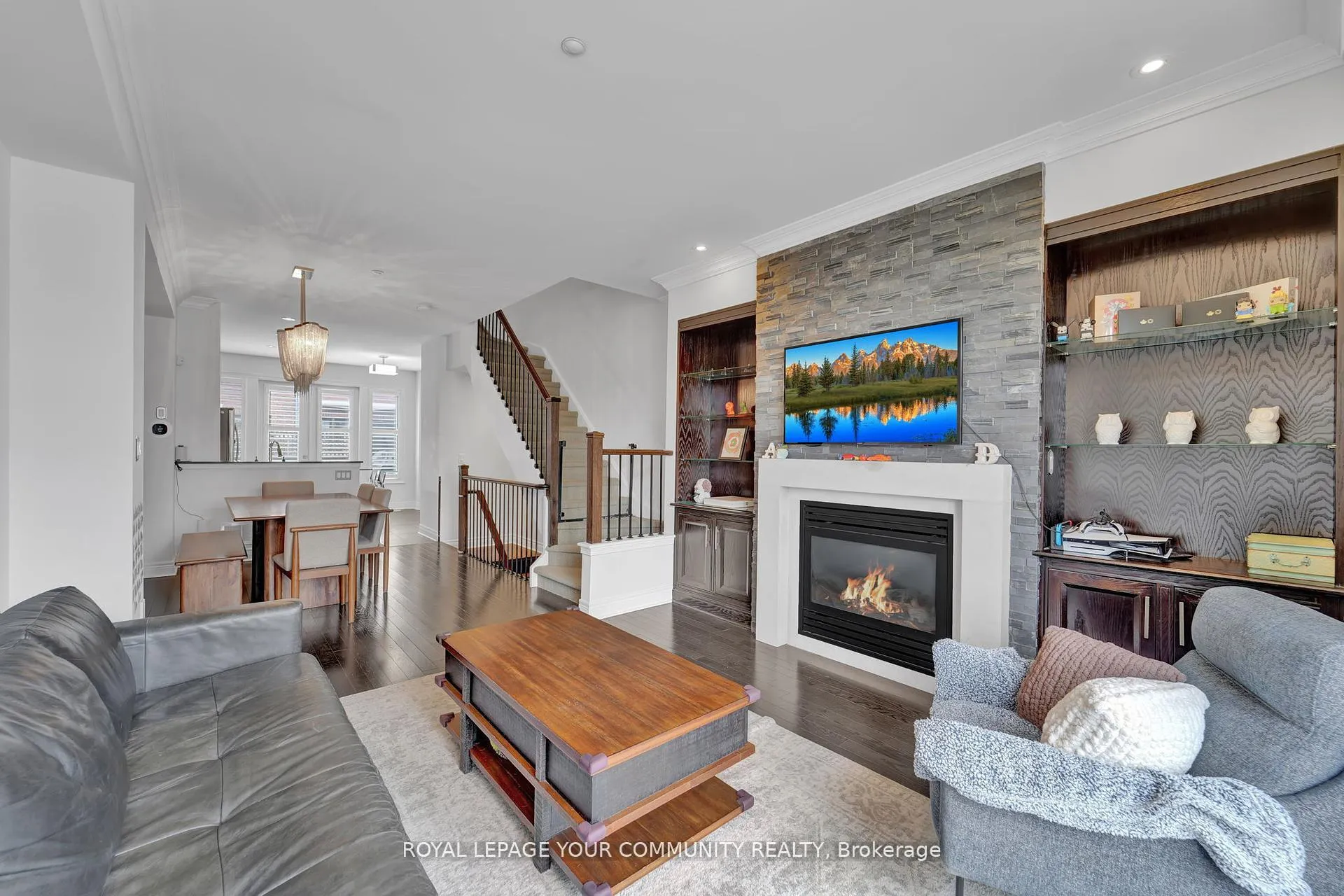 Photo 10 of 8327 Kipling Avenue, Vaughan, West Woodbridge — HOMEH