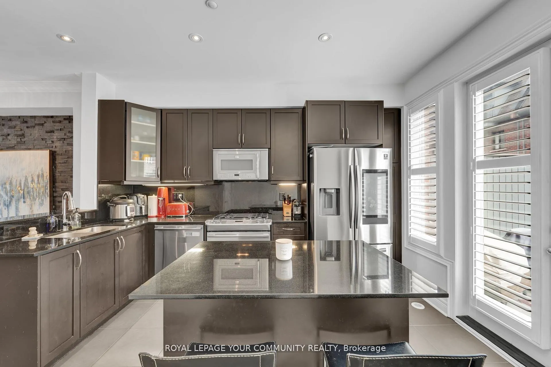 Photo 16 of 8327 Kipling Avenue, Vaughan, West Woodbridge — HOMEH