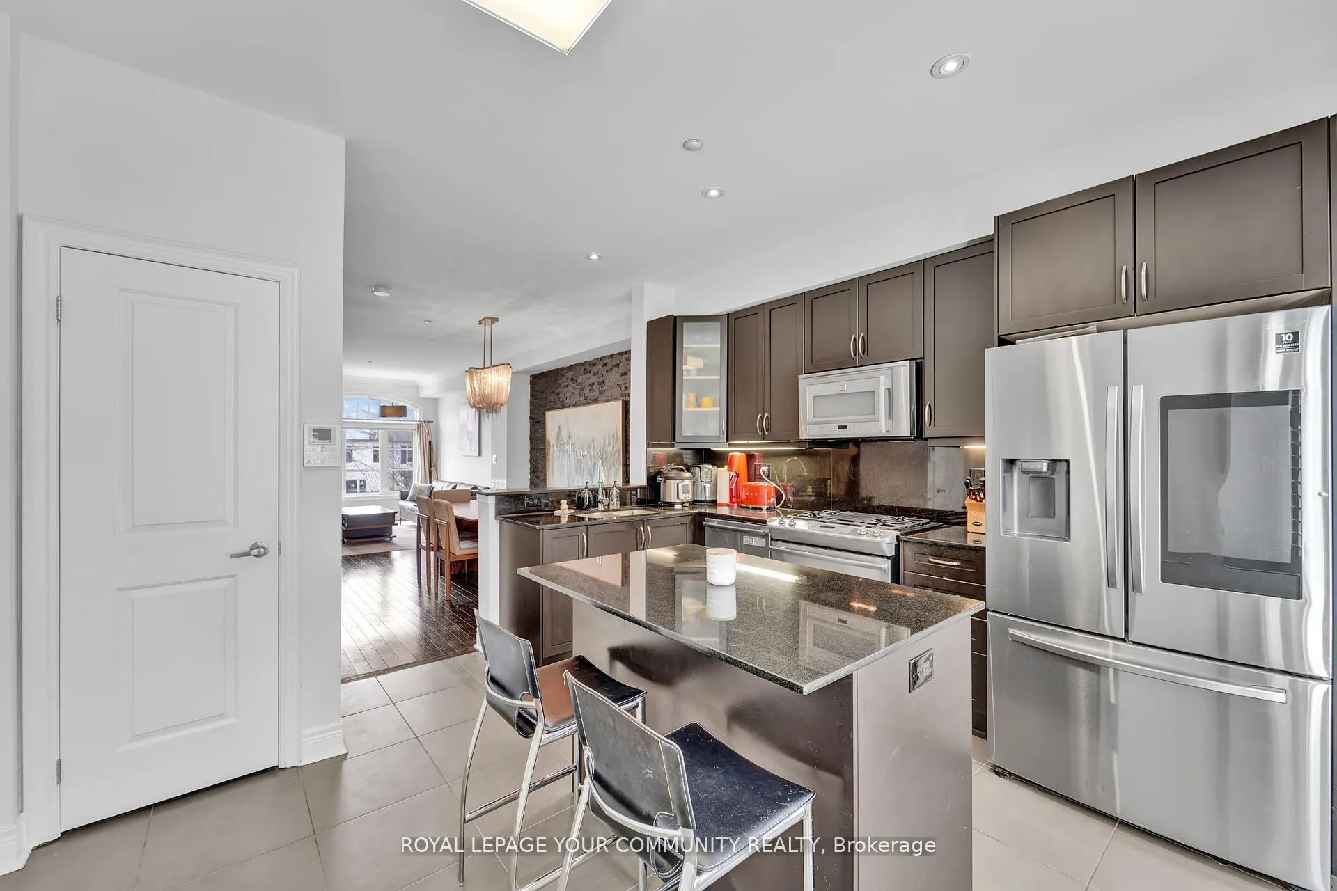 Photo 17 of 8327 Kipling Avenue, Vaughan, West Woodbridge — HOMEH