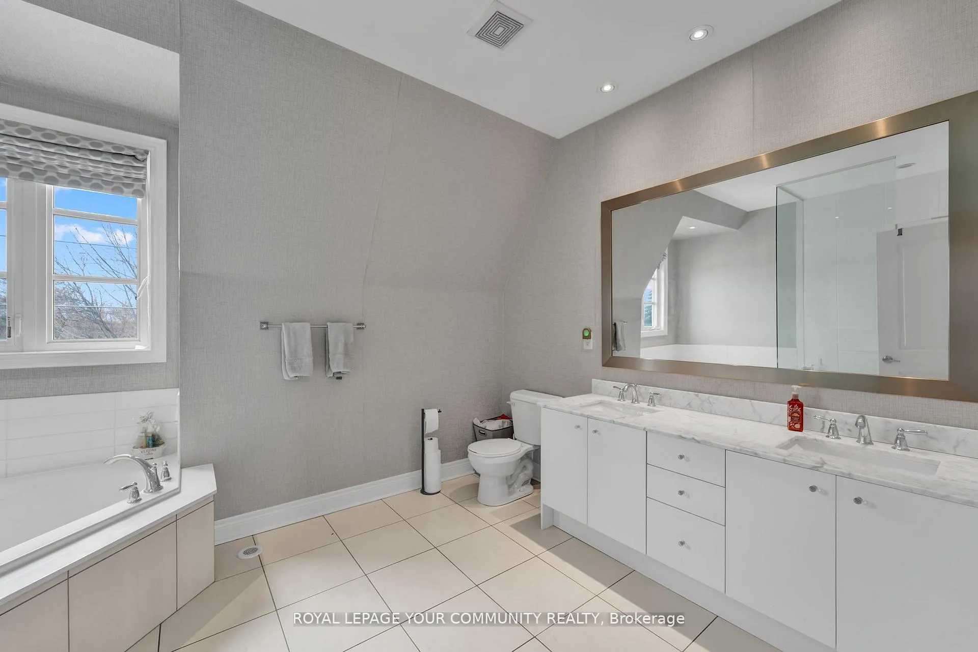 Photo 36 of 8327 Kipling Avenue, Vaughan, West Woodbridge — HOMEH