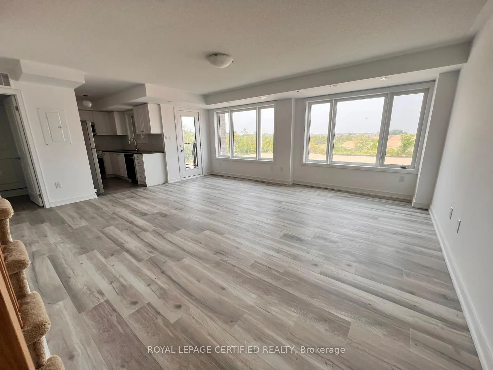 Photo 2 of 80 Appletree Lane, Barrie, Innis-Shore — HOMEH