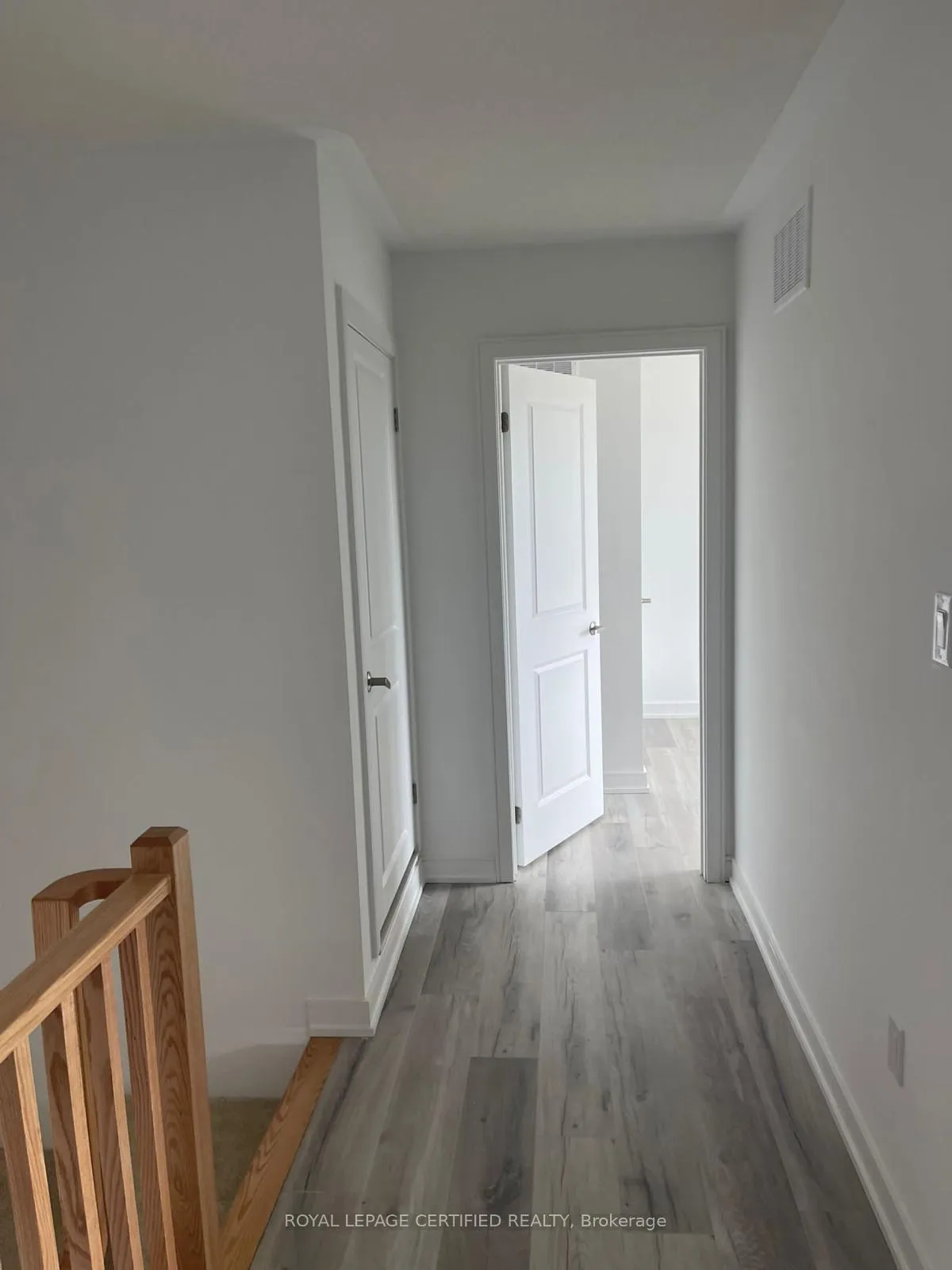 Photo 9 of 80 Appletree Lane, Barrie, Innis-Shore — HOMEH