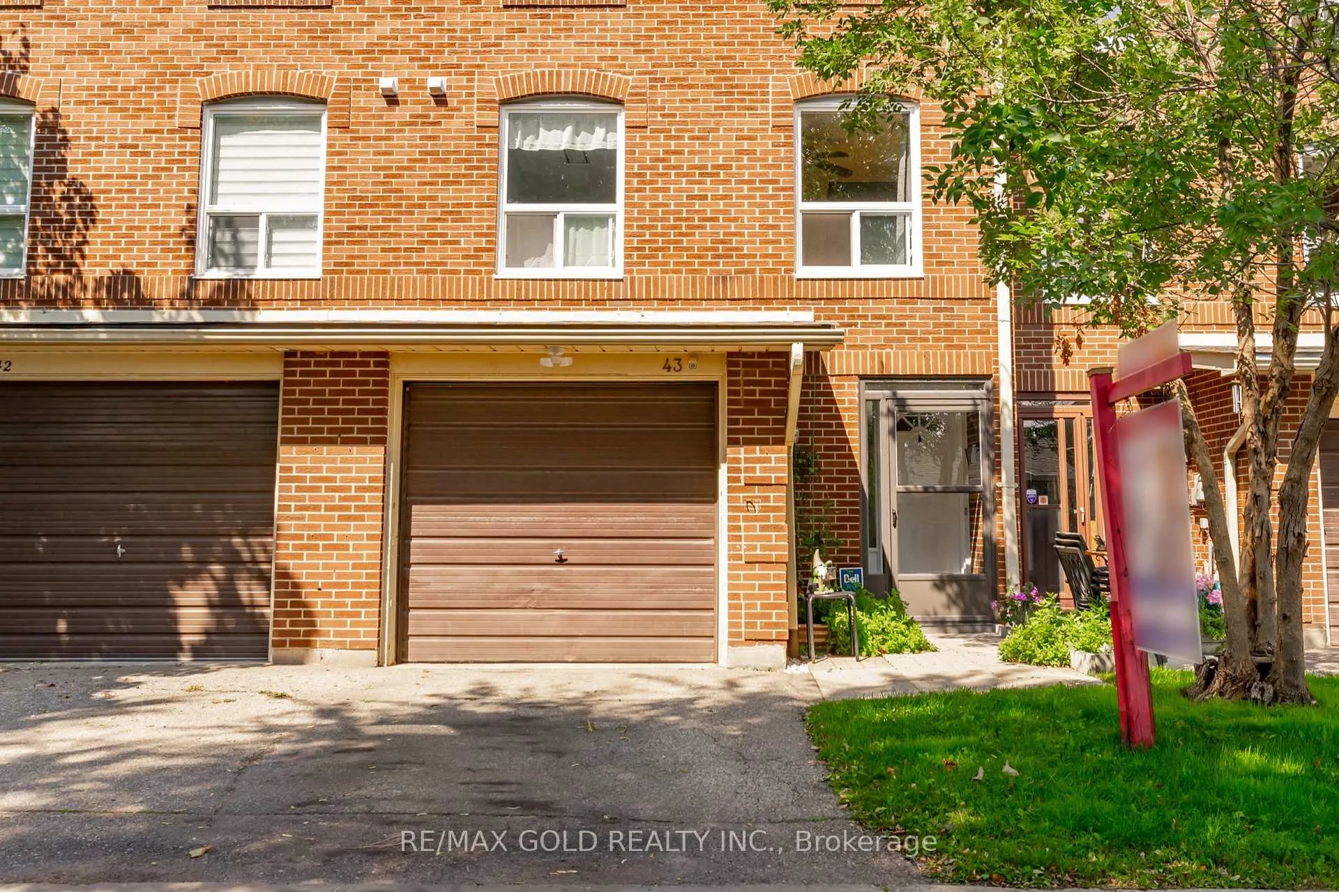 Photo 3 of 43 Eden Park Drive, Brampton, Southgate — HOMEH