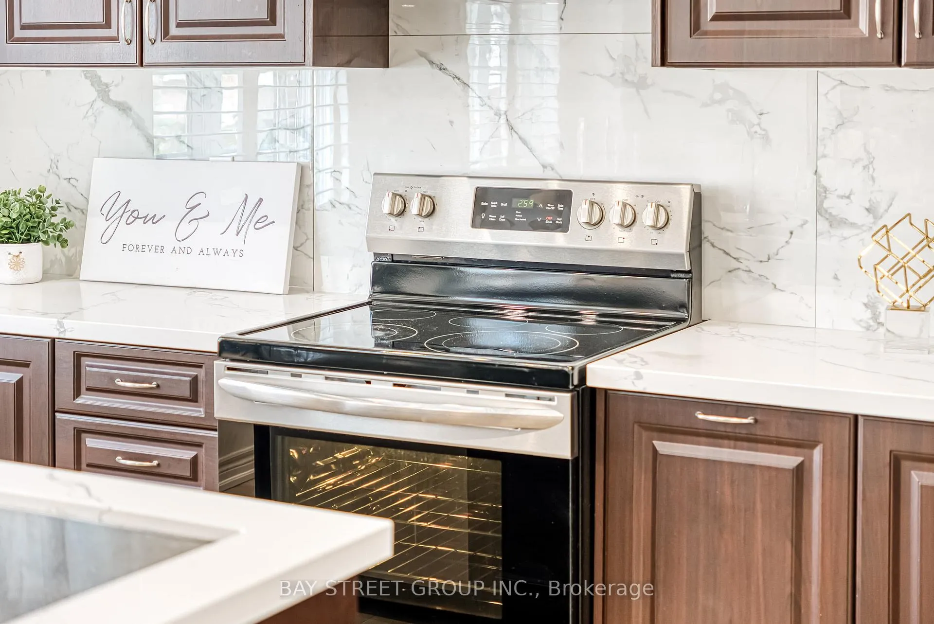 Photo 13 of 26 Fanny Grove Way, Markham, Greensborough — HOMEH