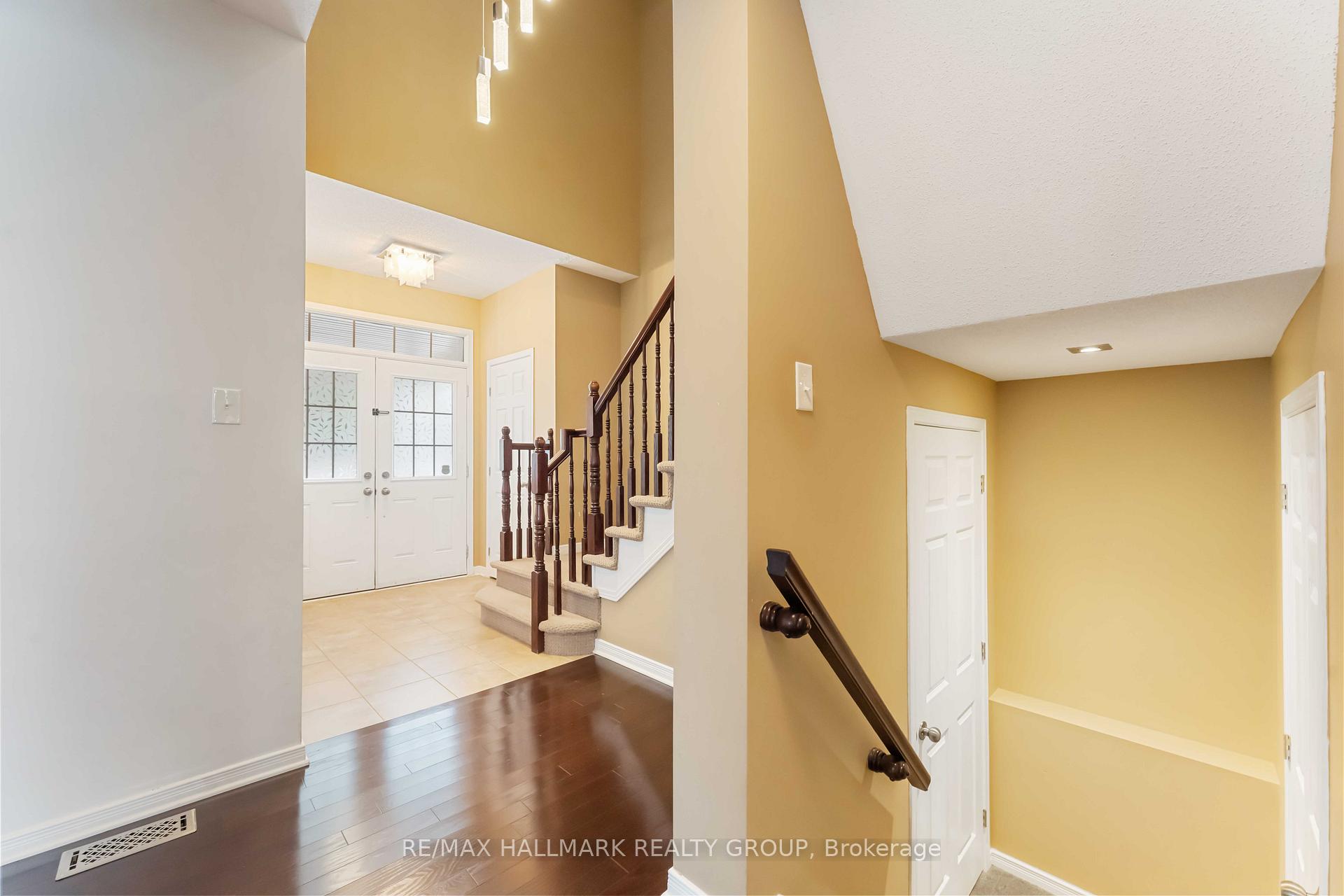 Photo 4 of 409 Tartaruga Lane, Ottawa, Barrhaven - Cedargrove/Fraserdale — HOMEH