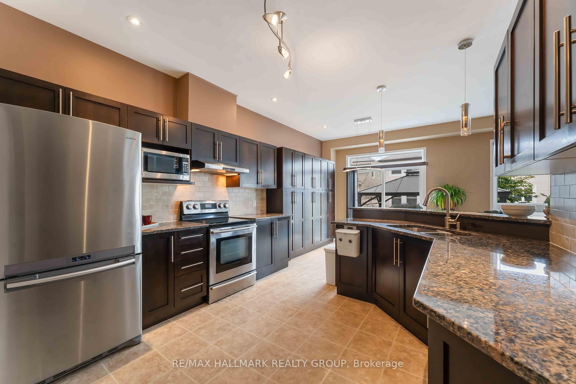 Photo 12 of 409 Tartaruga Lane, Ottawa, Barrhaven - Cedargrove/Fraserdale — HOMEH