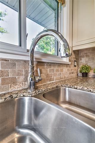Photo 9 of 3501 Spruce Avenue, Burlington, Roseland — HOMEH
